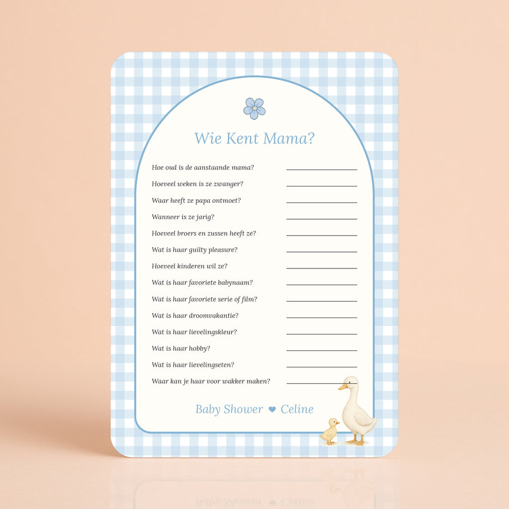 Wie kent mama kaart in gingham blauw met gansje, gepersonaliseerd met naam, Studio Miron